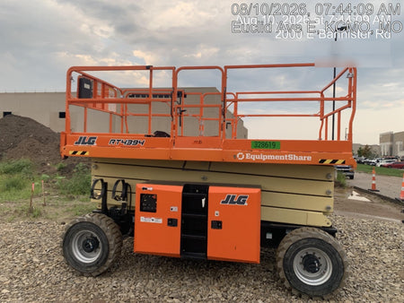 2023 JLG RT4394