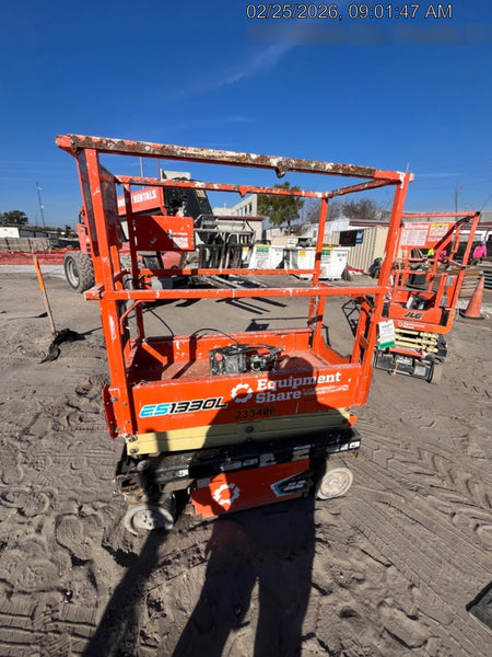 2022 JLG ES1330L