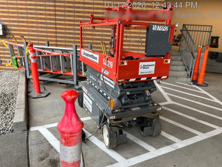 2020 Skyjack SJIII-3219 Solid NM Tires, Half height spring hinged entry gate, Dual Beacons, 800W Inverter
