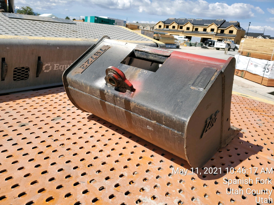 2020 TAG MANUFACTURING 30" Bucket - Tag