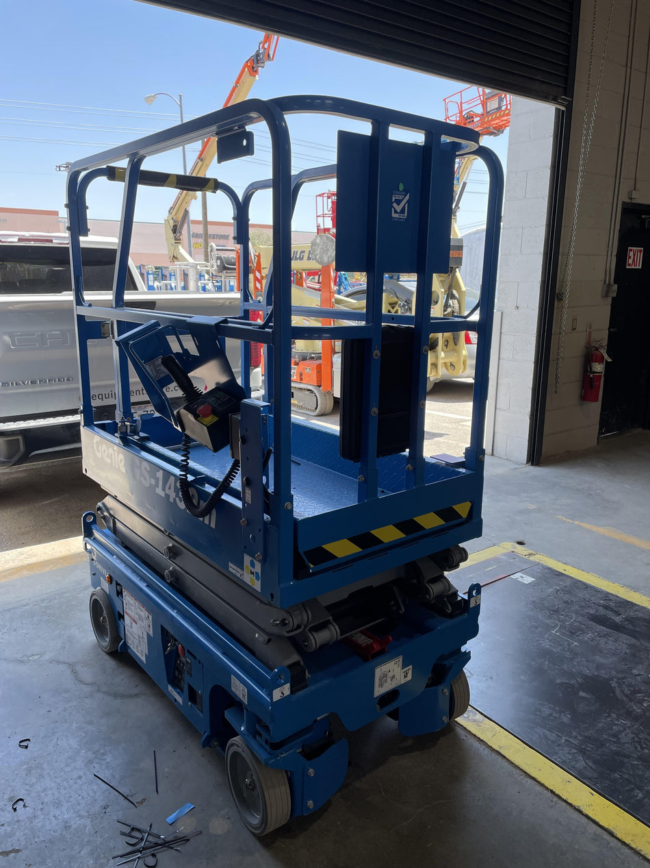 2023 GENIE GS-1432