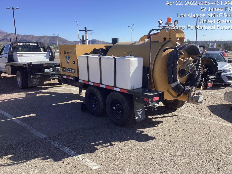 2021 Vac-Tron LP573XDT 500 Gallon Debris Tank w/ Hydraulic Tilt, two (2) 100 Gallon Water Tanks, Low Profile Torsion Axles (12,000 GVWR)