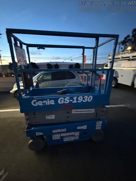 2020 Genie GS-1930 Solid Non Marking Tires, Beacon, Folding rails with half height swing gate, 800W Inverter