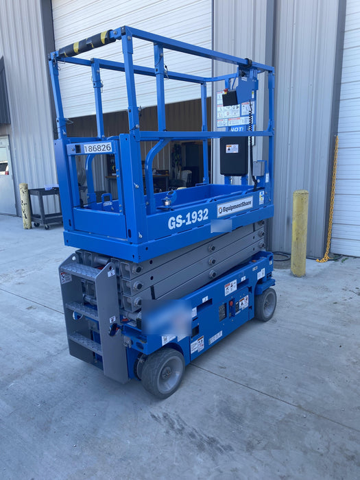 2021 GENIE GS-1932