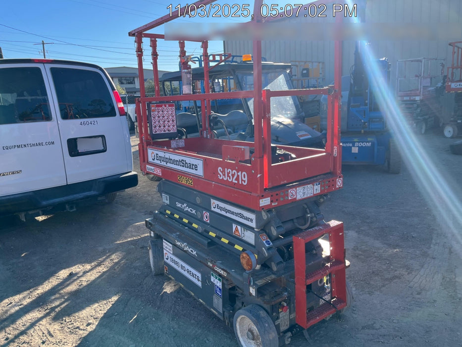2021 SKYJACK SJ3219