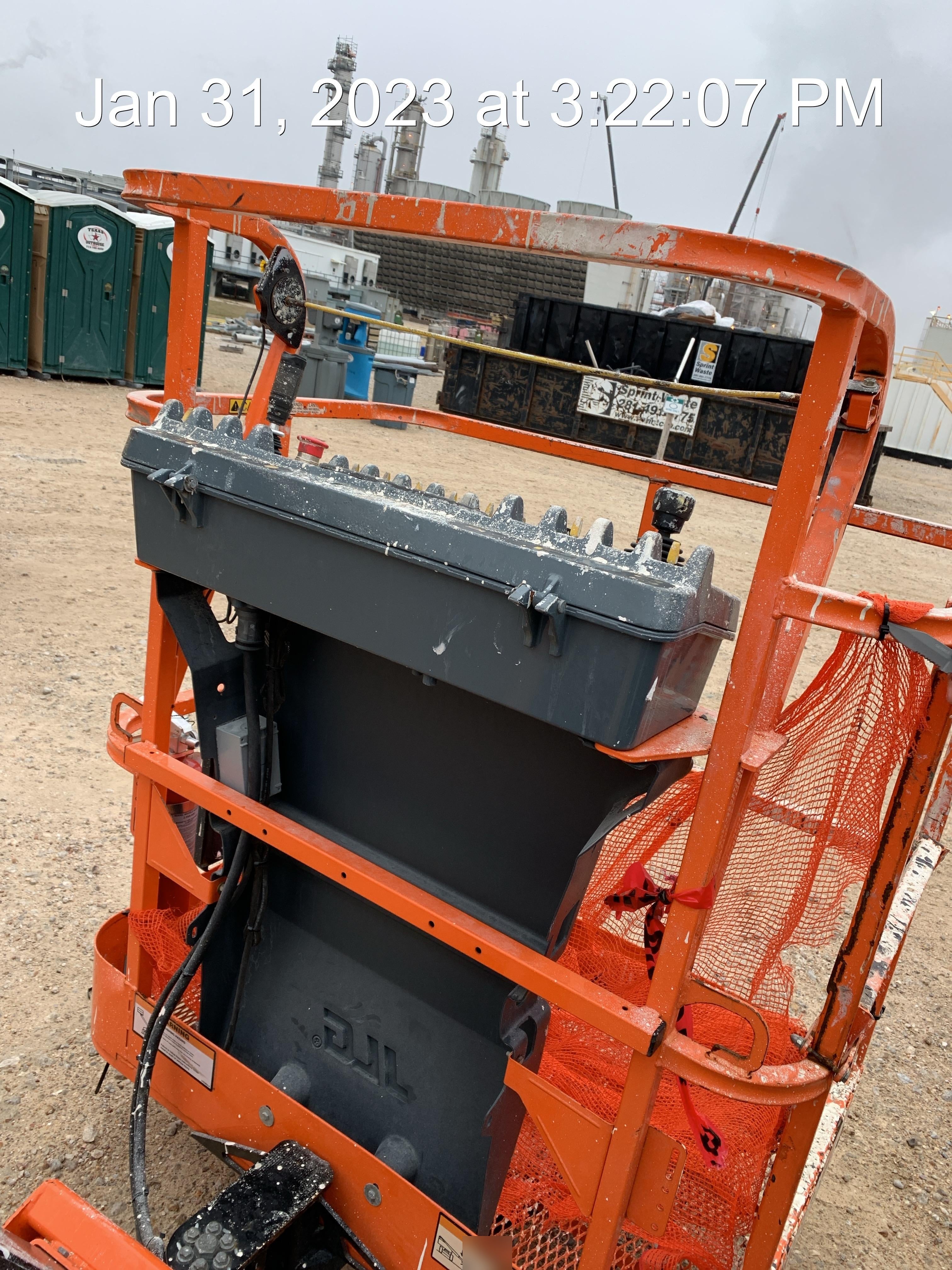 2019 JLG E400AJP