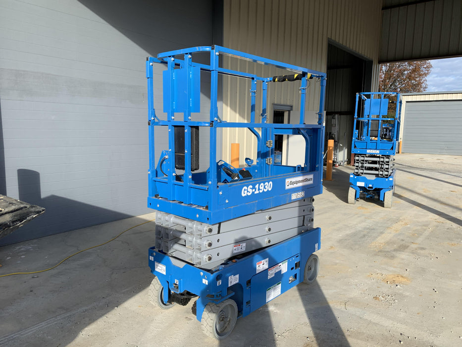 2020 Genie GS-1930 Solid Non Marking Tires, Beacon, Folding rails with half height swing gate