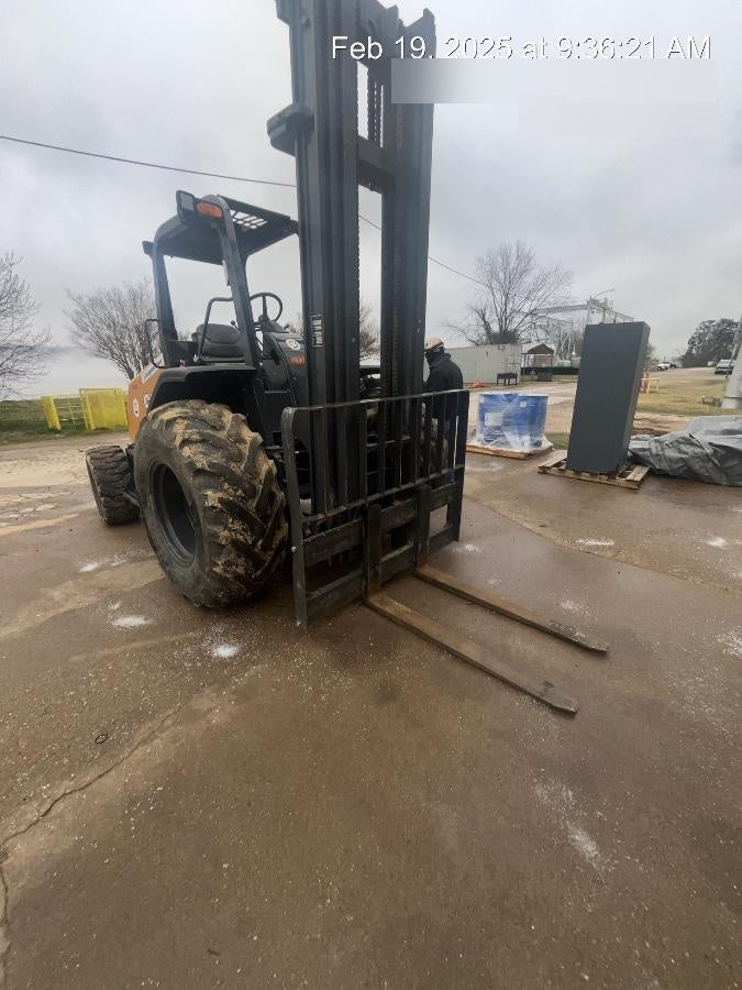 2023 CASE 588H