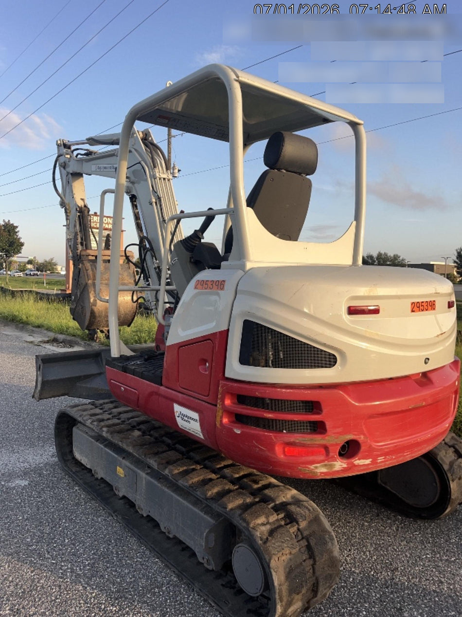 2023 TAKEUCHI TB250-2R