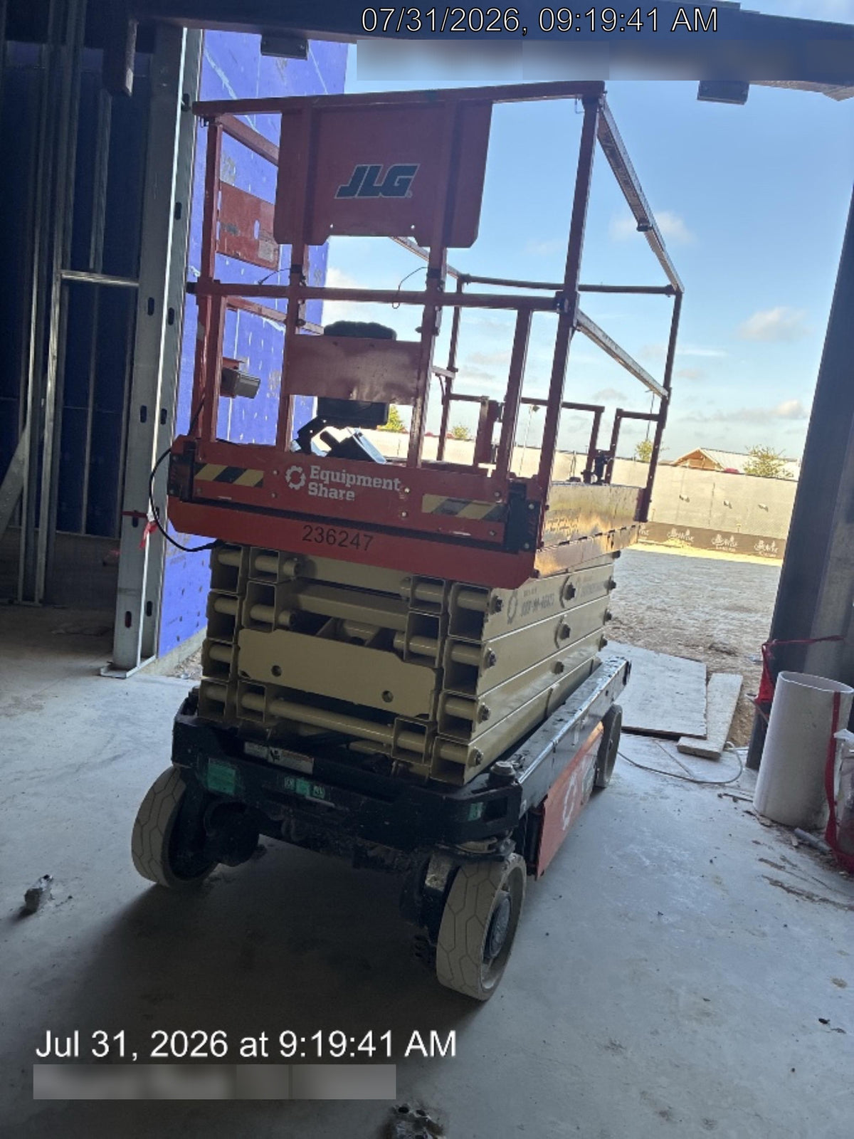2022 JLG ES3246