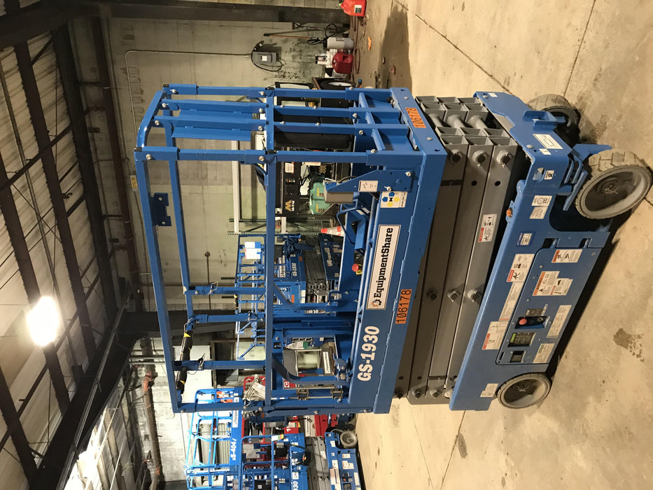 2020 Genie GS-1930 Solid Non Marking Tires, Beacon, Folding rails with half height swing gate, 800W Inverter