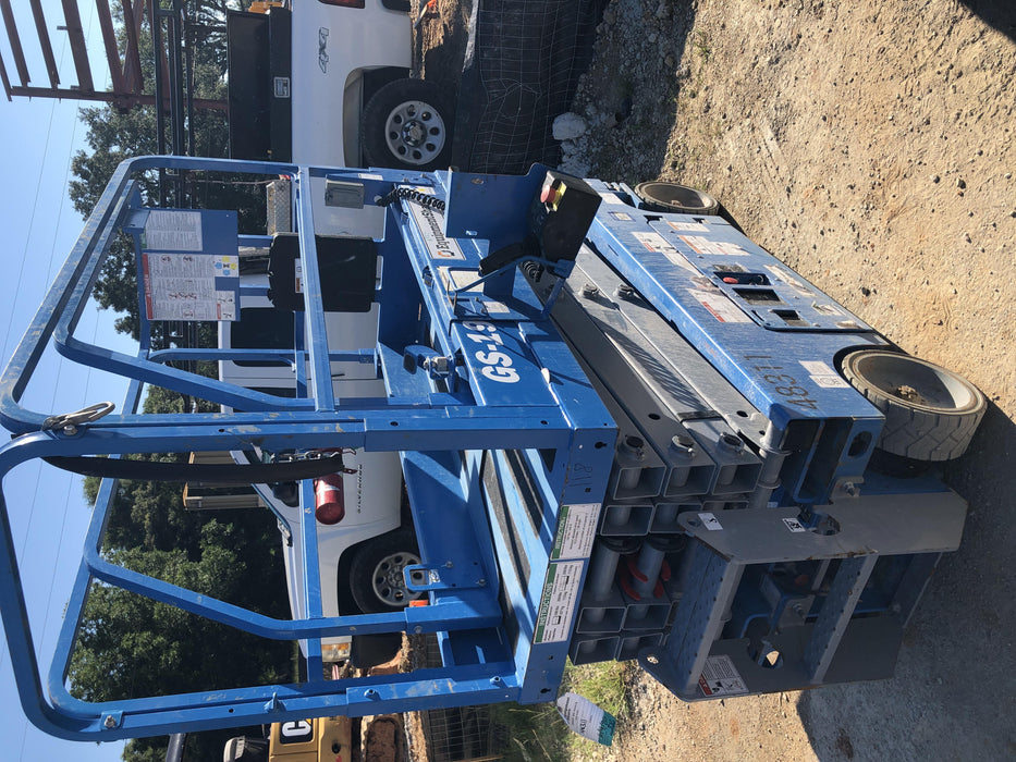 2019 Genie GS-1930 Fixed Rails with Chain Entry