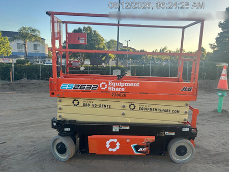 2022 JLG ES2632