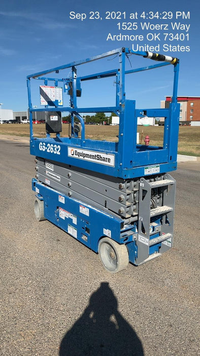 2020 Genie GS-2632 Solid NM Tires, Folding Rails with half-height swing gate, Beacon