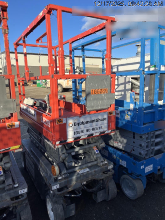 2020 Skyjack SJIII-3219 Solid NM Tires, Half height spring hinged entry gate, Dual Beacons, 800W Inverter