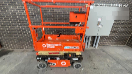 2022 JLG ES1330L