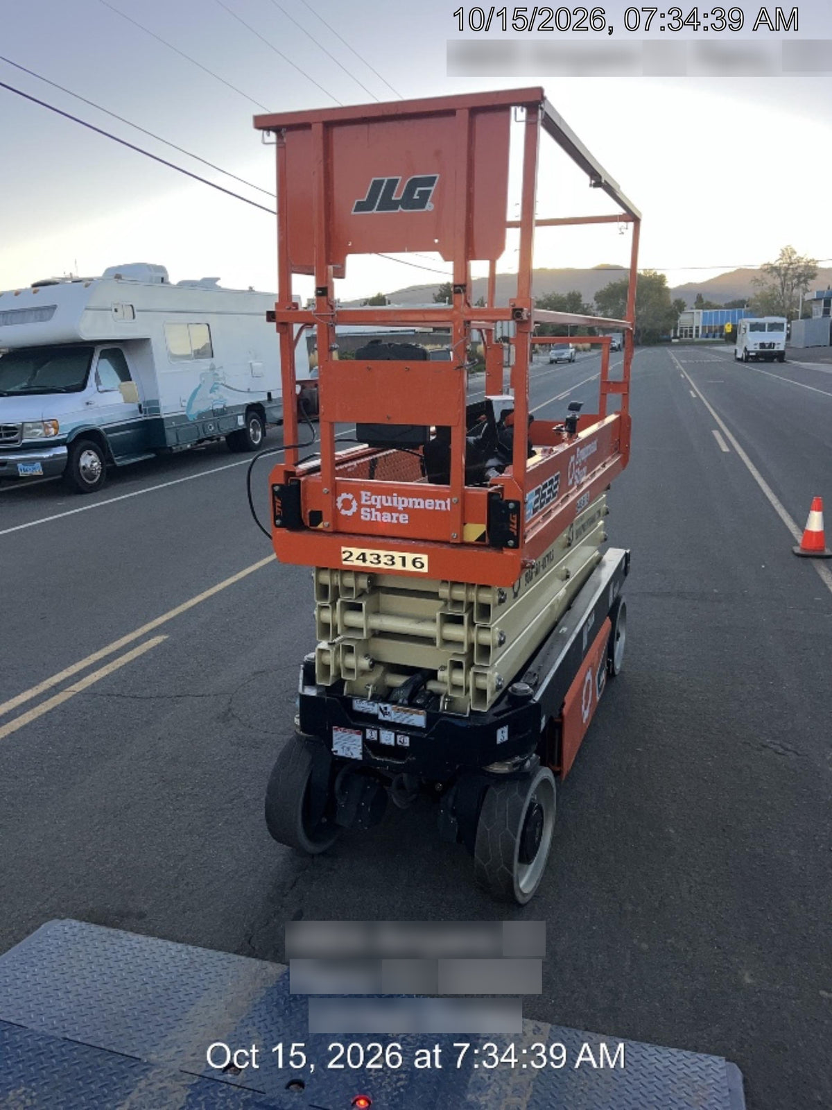 2022 JLG ES2632