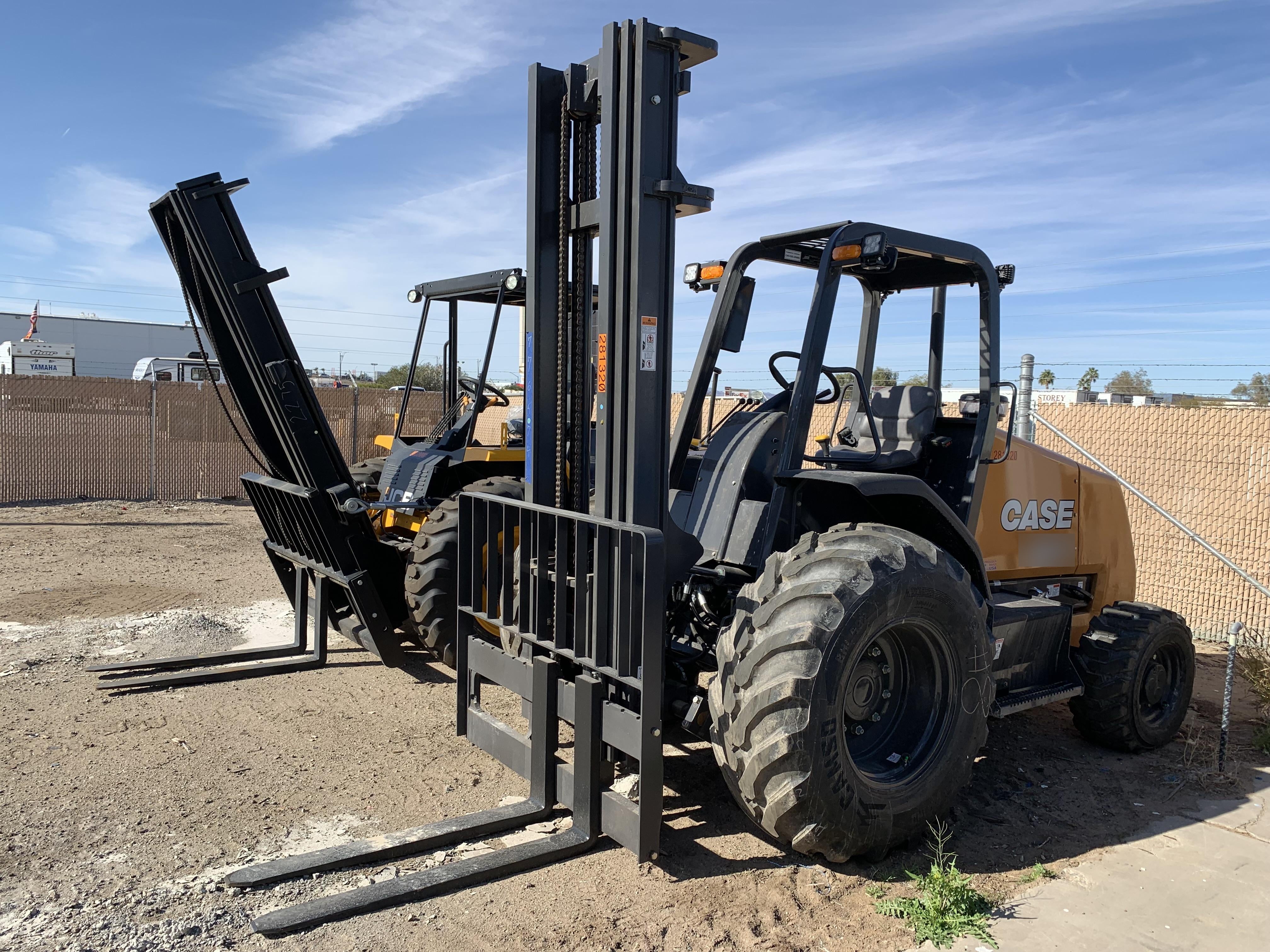 2023 CASE 588H