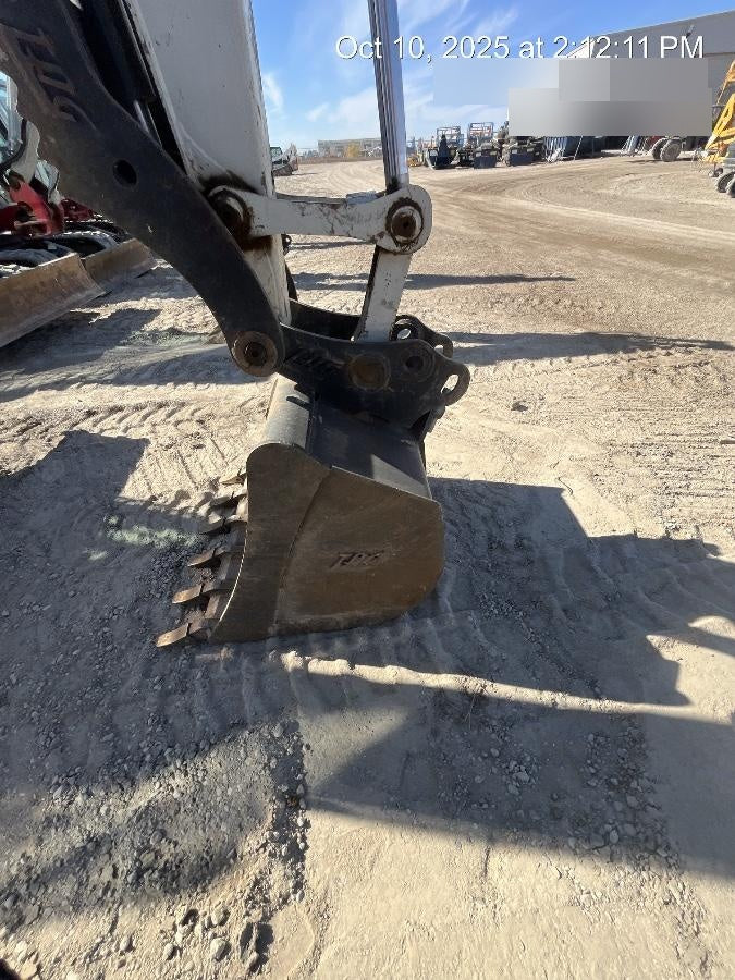 2025 TAKEUCHI 36" Bucket - Takeuchi