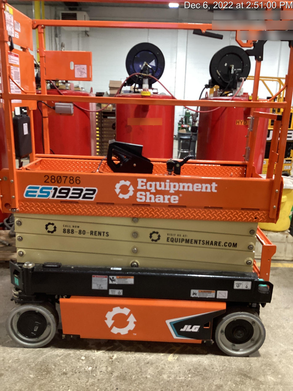 2022 JLG ES1932