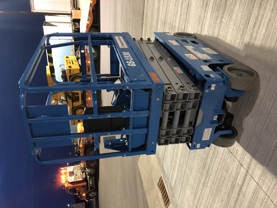 2020 Genie GS-1930 Solid Non Marking Tires, Beacon, Folding rails with half height swing gate