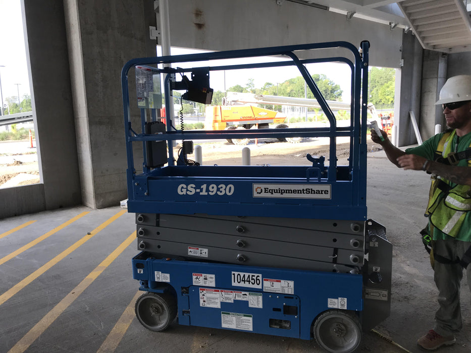 2020 Genie GS-1930 Fixed rails with chain entry gate - Pre A92.20