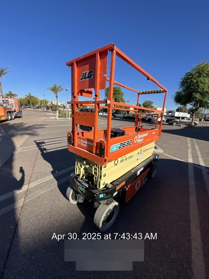 2022 JLG ES2632
