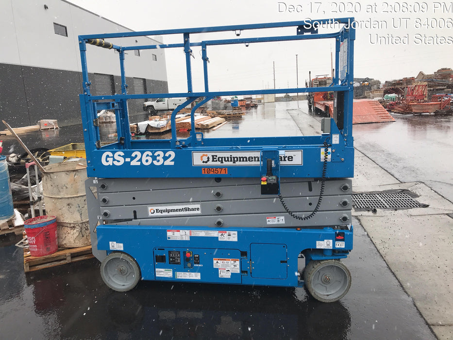 2020 Genie GS-2632 Solid NM Tires, Folding Rails with Half-Height Swing Gate, Beacon