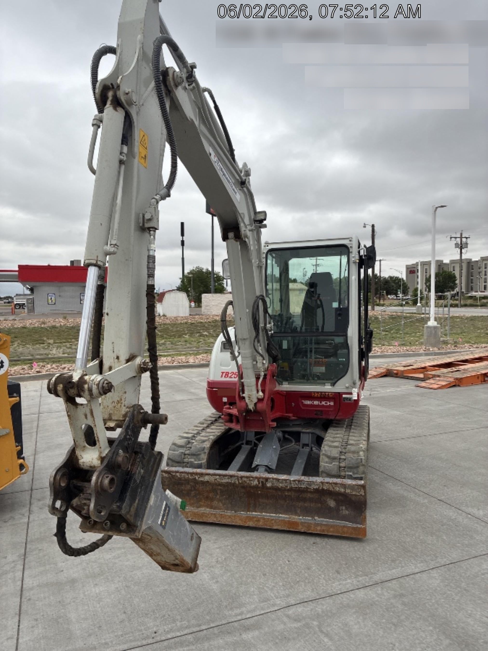 2022 TAKEUCHI TB250-2CR