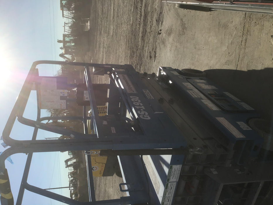 2019 Genie GS-1930 Fixed Rails with Chain Entry