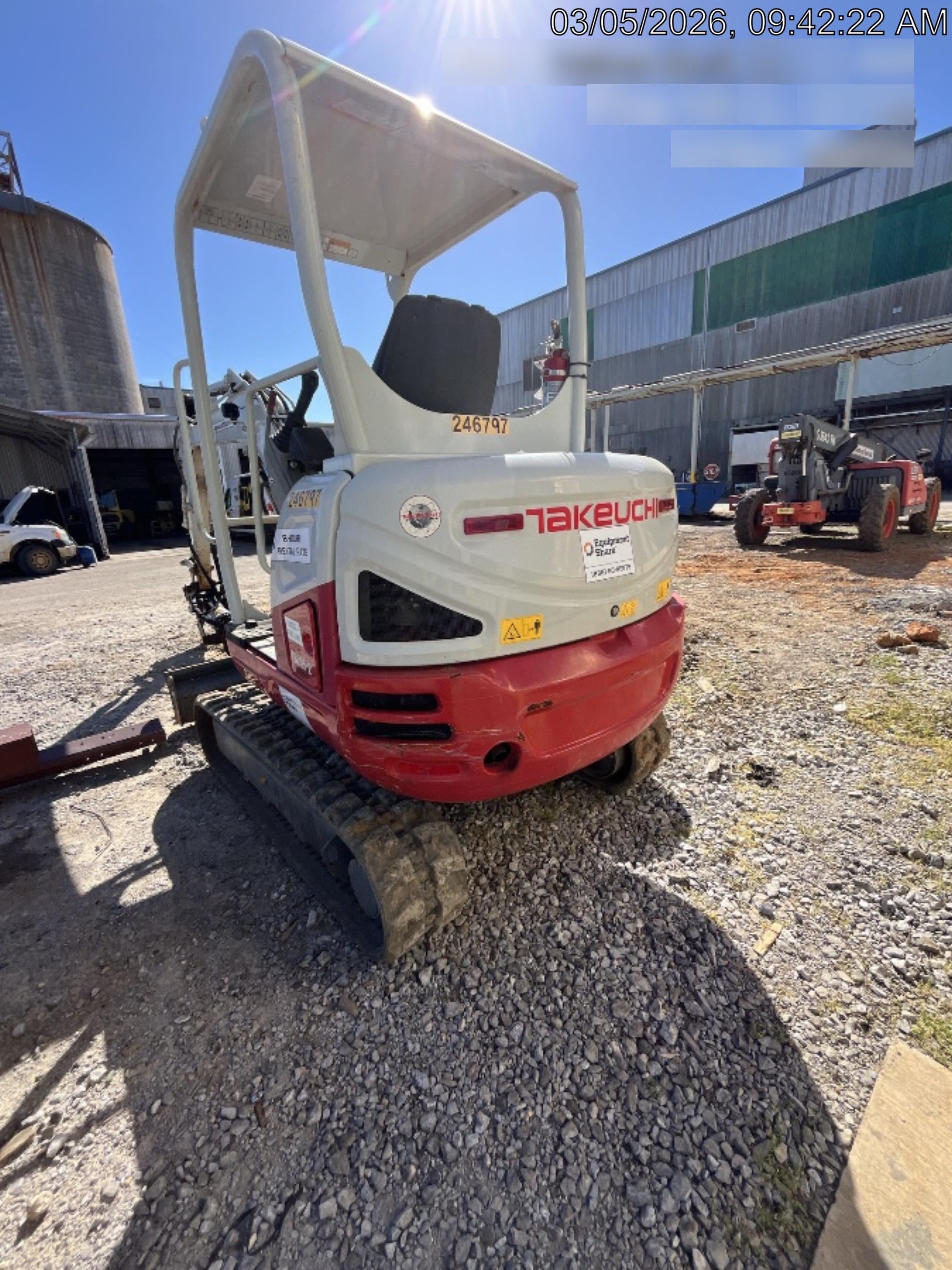 2022 TAKEUCHI TB235-2R