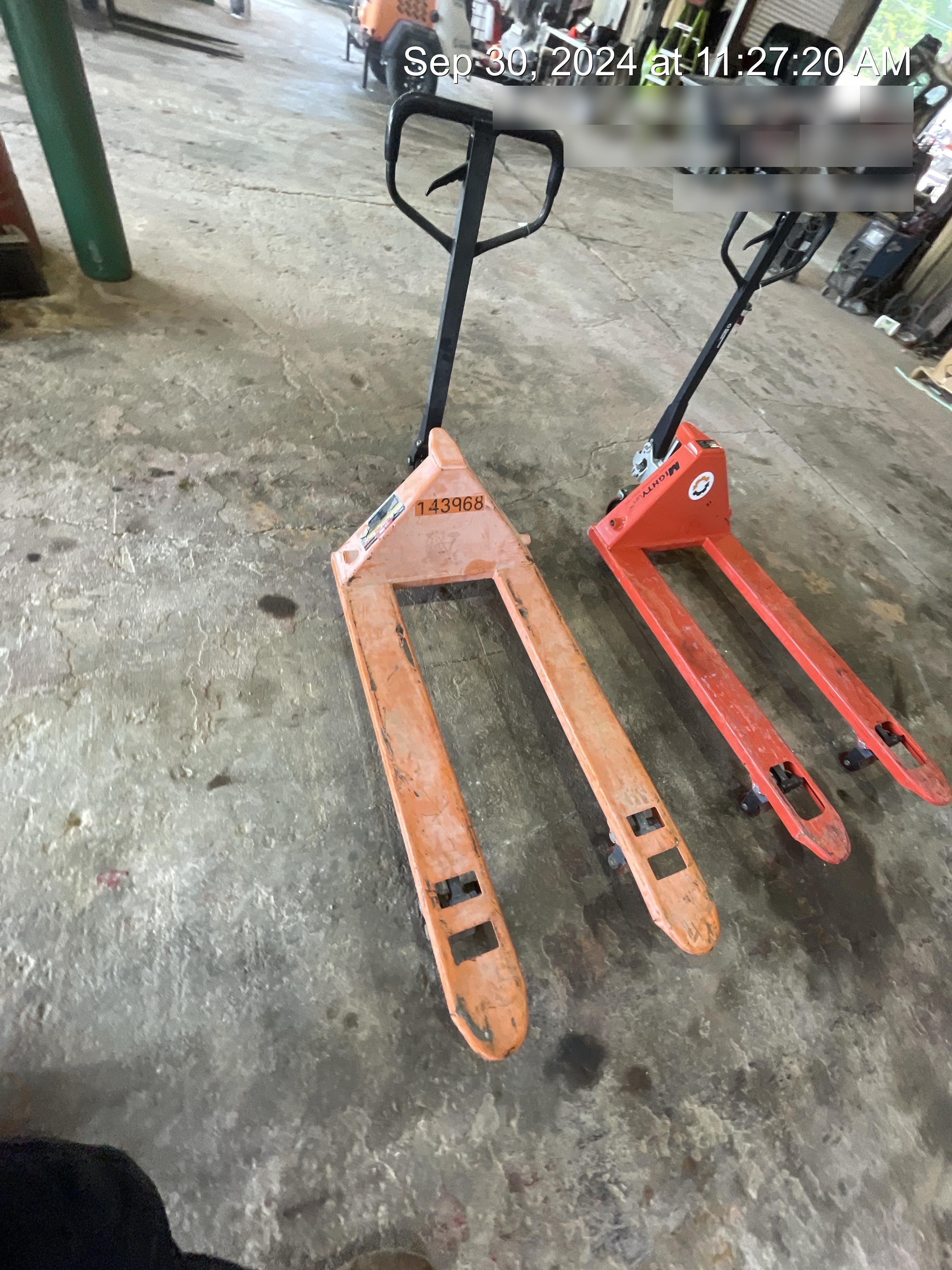 2021 HAUL MASTER 2.5 Ton Manual Pallet Jack