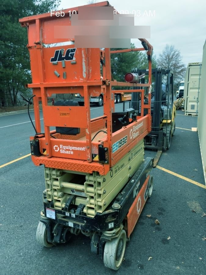 2022 JLG ES1932