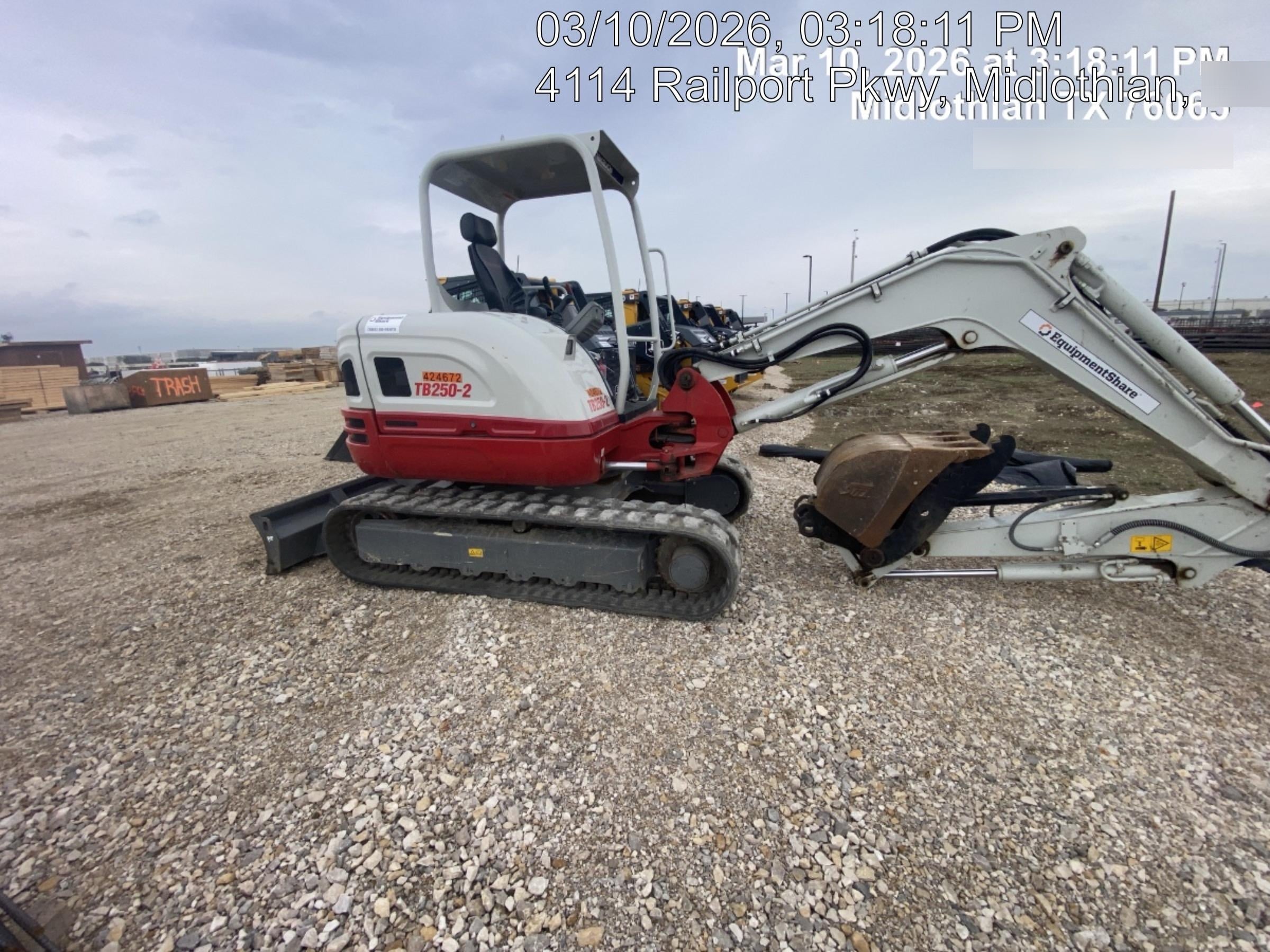 2024 TAKEUCHI TB250-2R