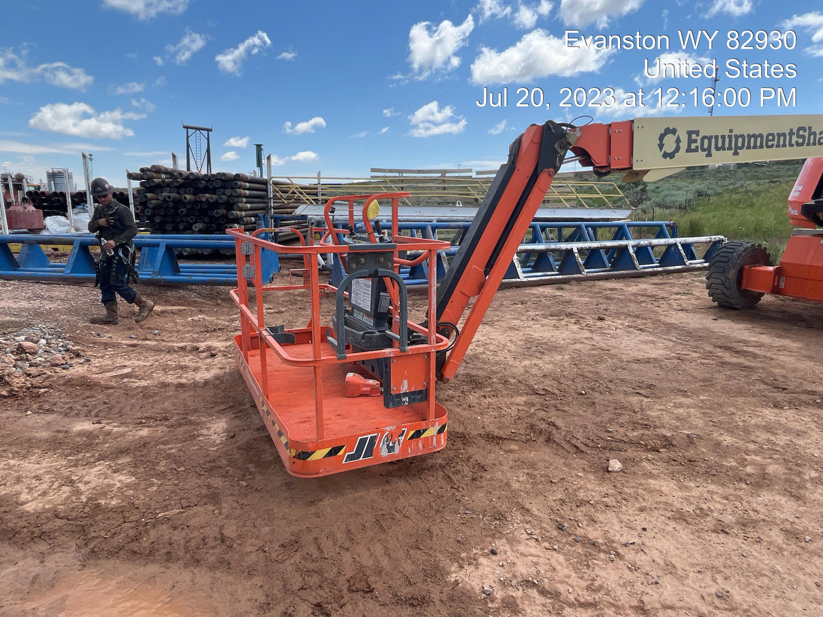 2023 JLG 660SJ