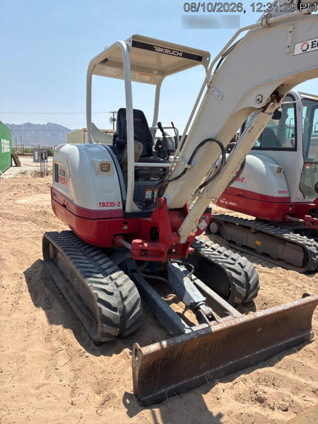 2021 TAKEUCHI TB235-2R