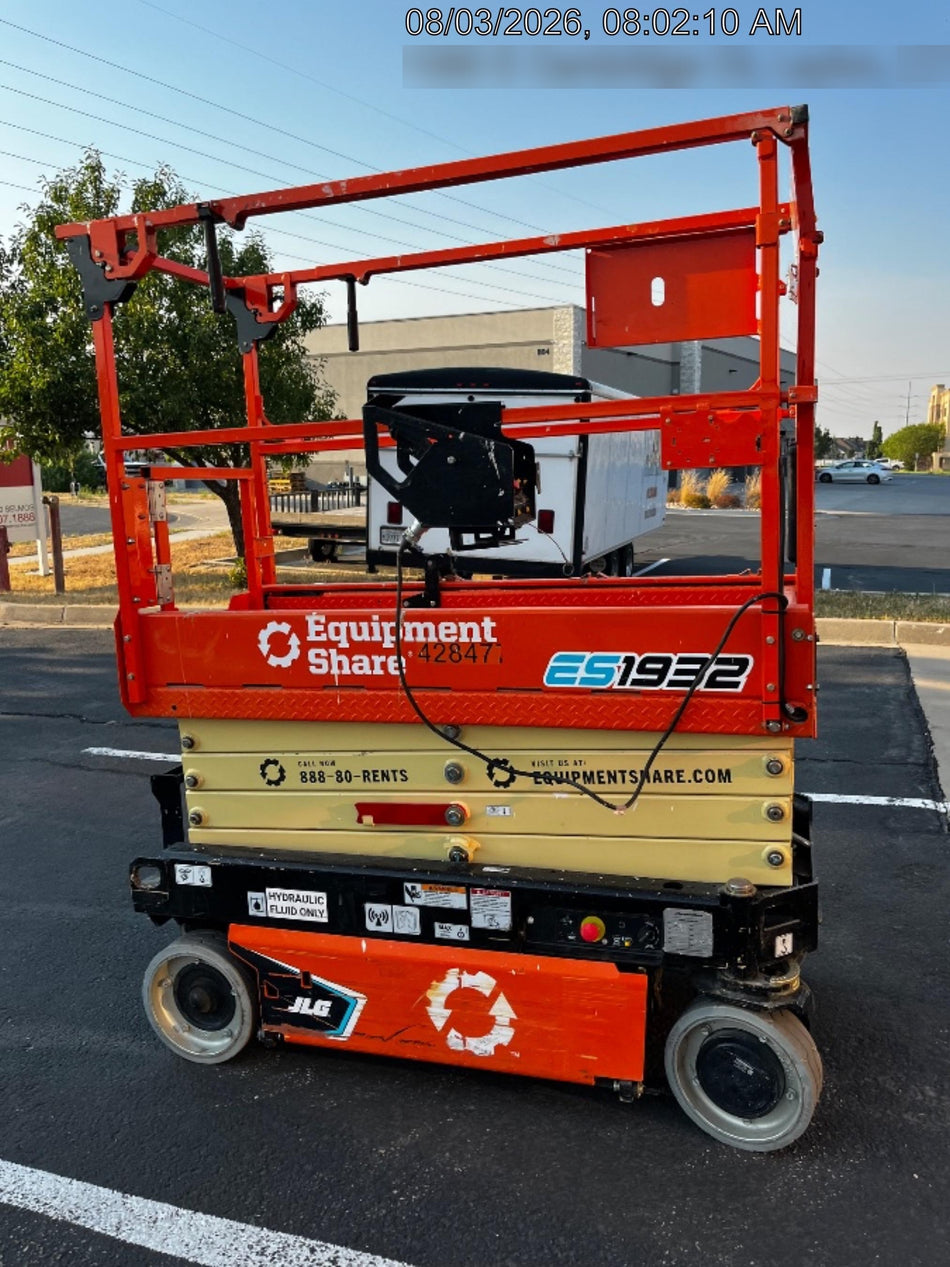 2024 JLG ES1932