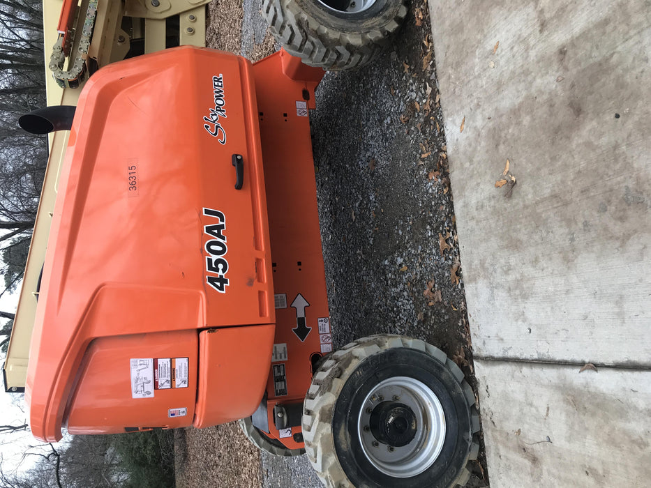 2019 JLG 450AJ