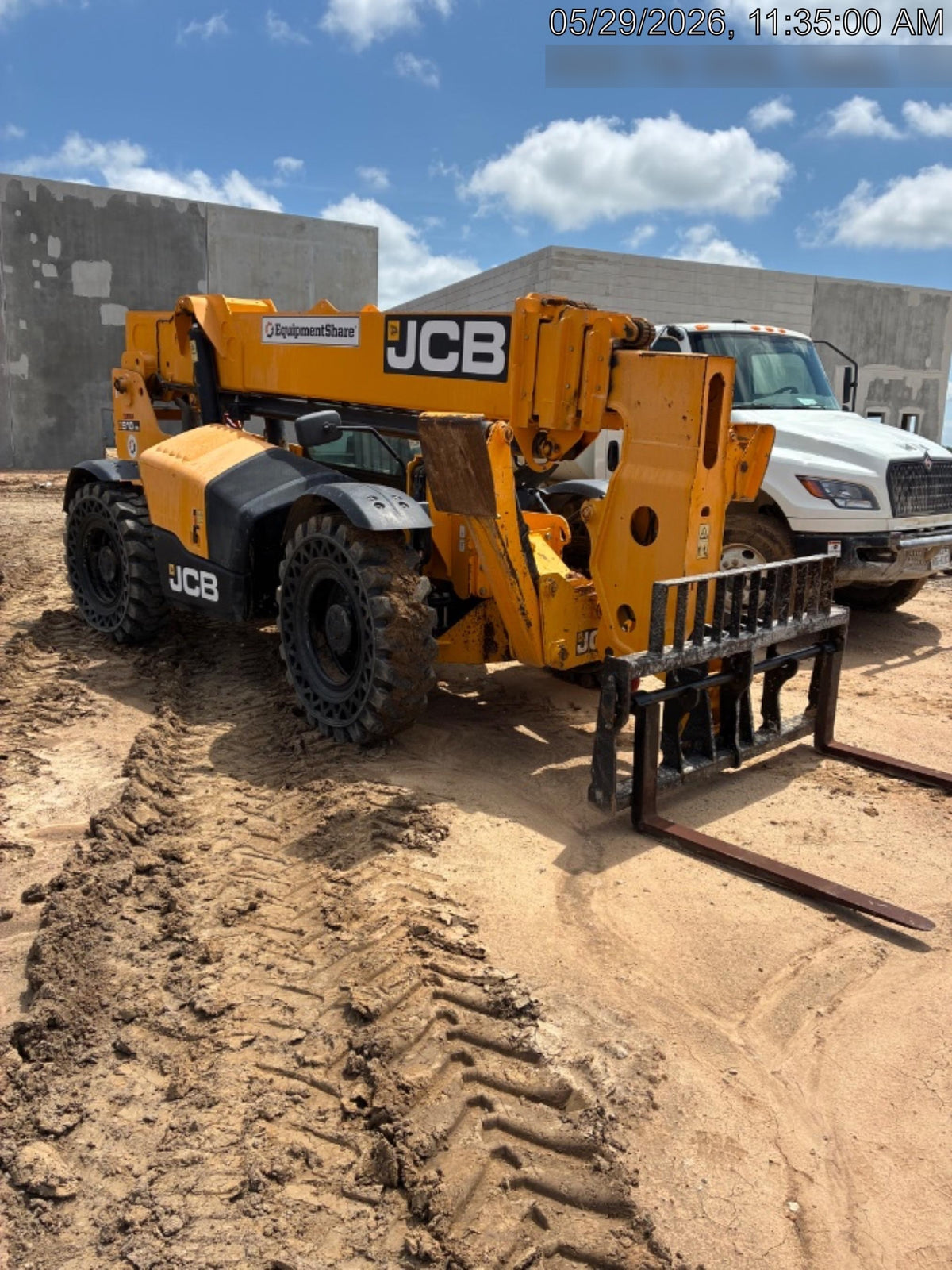 2022 JCB 510-56