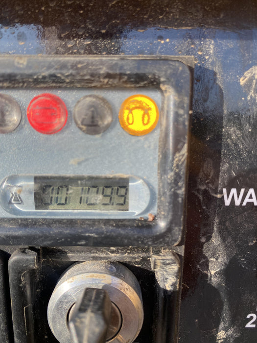 2021 VAC-TRON LP573XDT