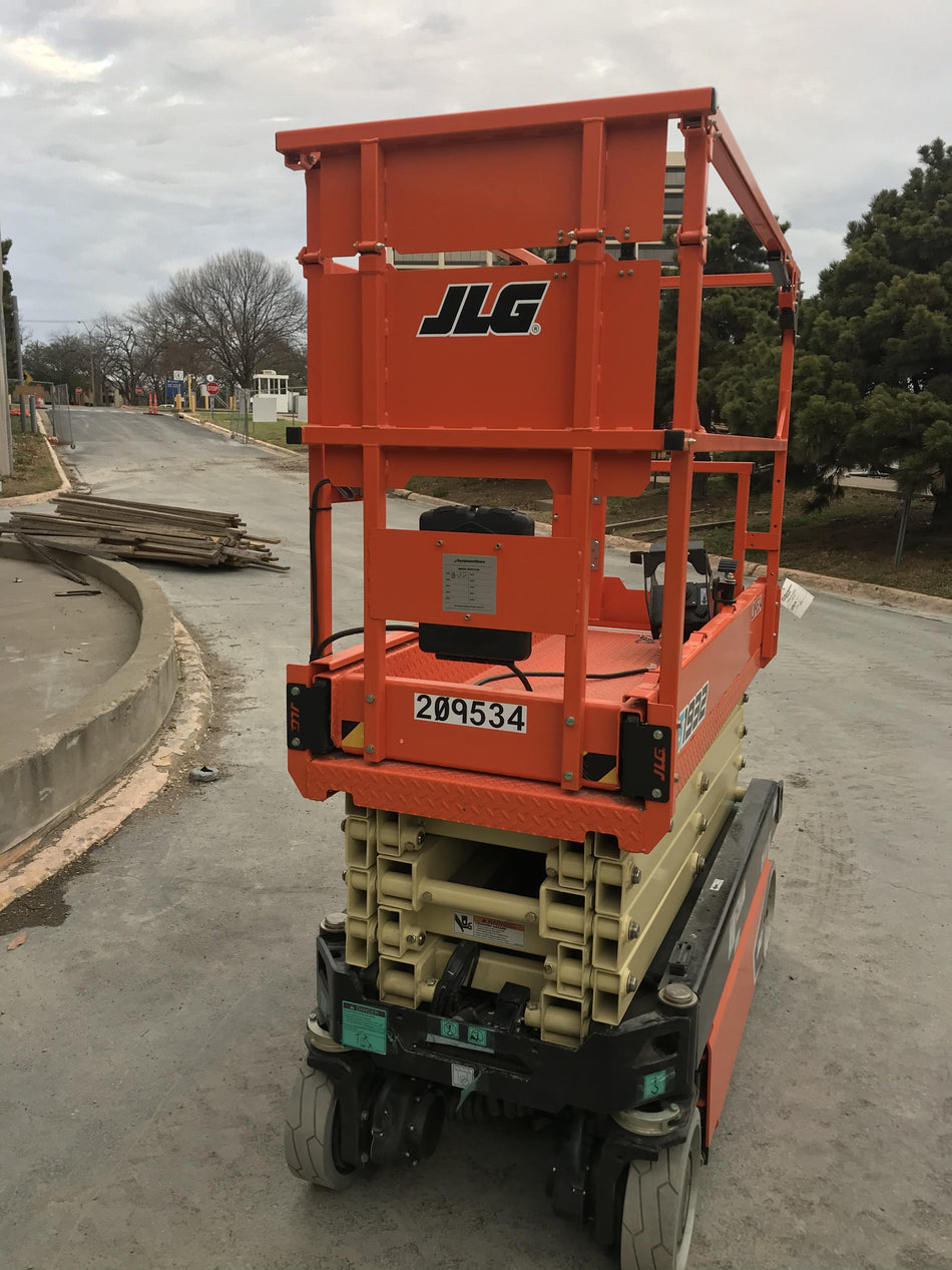 2022 JLG ES1932