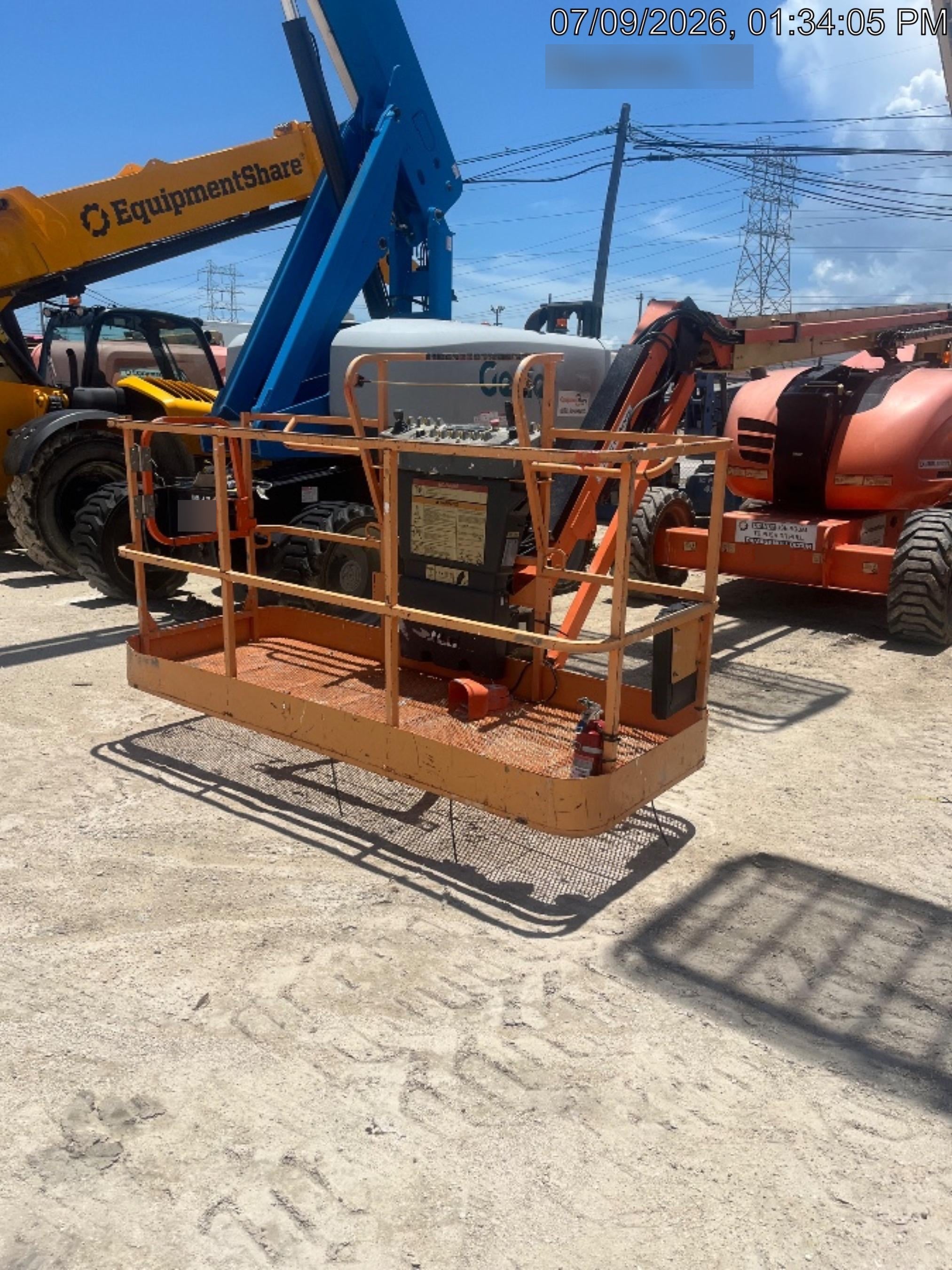 2019 JLG 600AJ