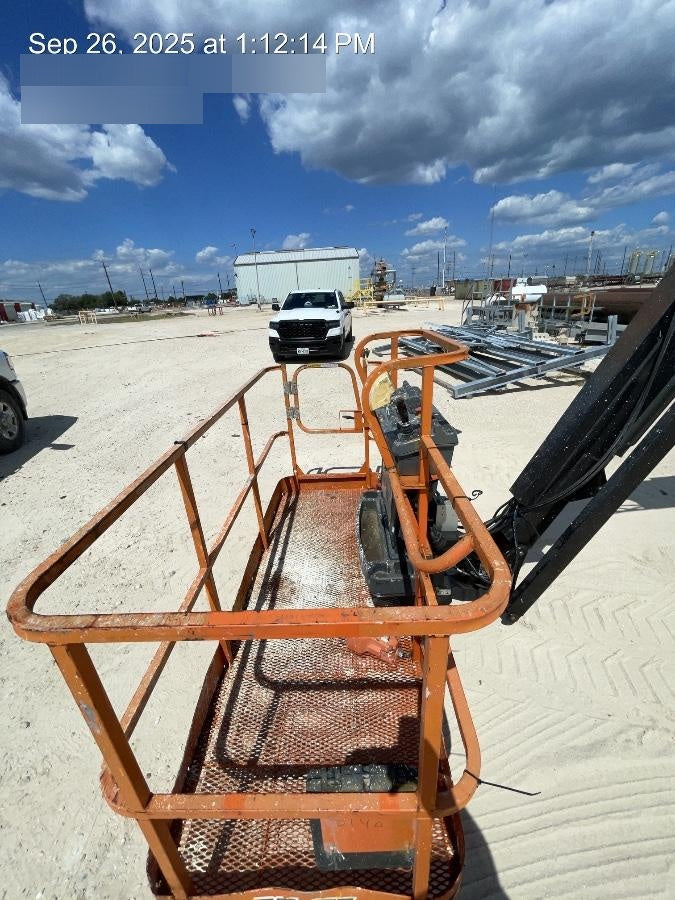 2023 JLG 860SJ