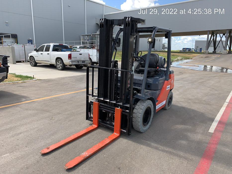 2022 TOYOTA 50-8FGU25