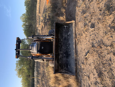 2019 Case 570N EP Canopy, 4WD, GP Front Bucket, Dual Tilt Cylinder, 84" Box Blade w/ Scarifier, Wheel Weights, Beacon