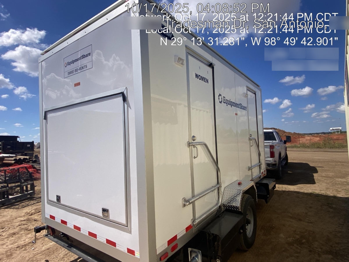 2025 NATIONAL RESTROOM TRAILERS NRT4MDS