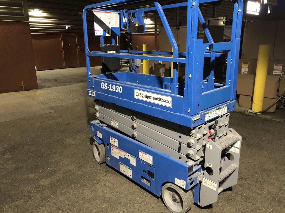 2019 Genie GS-1930 Half Height Swing Gate, 800W Inverter