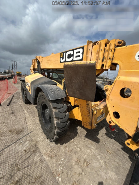2019 JCB 512-56 109 HP w/Open ROPS, Beacon, Aux Hydraulics, Worklights, Solid Tires w/66" Carriage/60" Forks