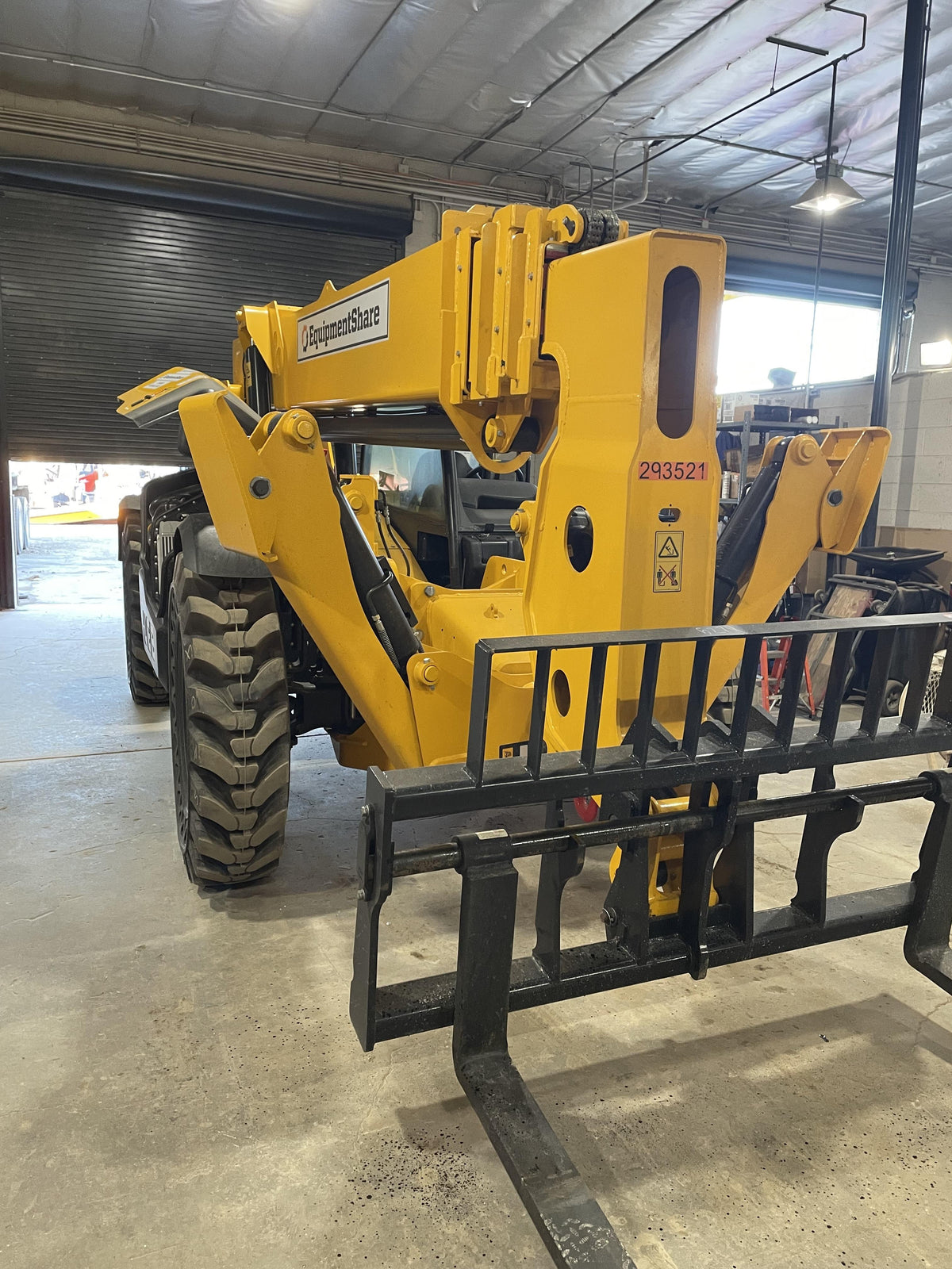2023 JCB 510-56