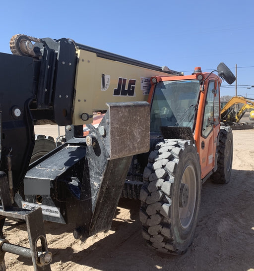2019 JLG 1255 JLG 1255 T4F w/Full Cab, HVAC, Solid Tires, Work Lights/Beacon, 60" Carriage/Forks